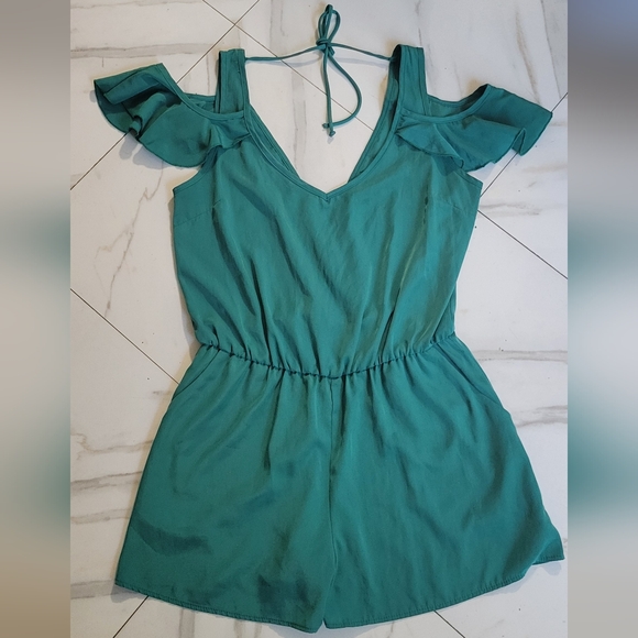 Lulu's Green Rompers - Picture 2 of 5